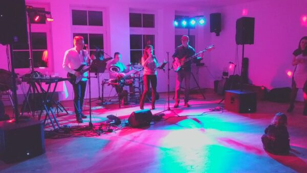 Hot Strings Band